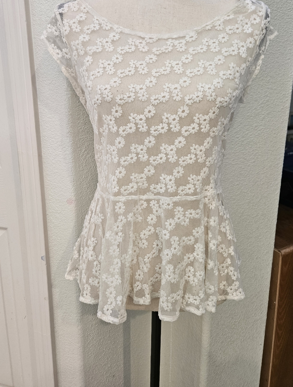 American Eagle Outfitters White Floral Lace Peplum Blouse